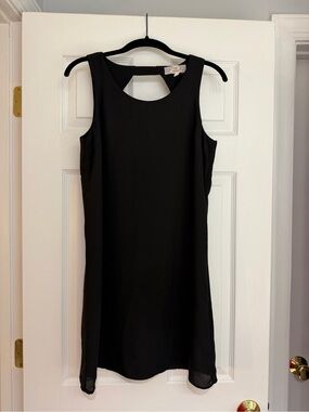 Black Sleeveless Mini Dress Keyhole Back M Runs Small